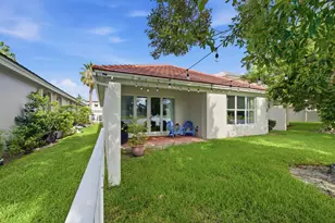 732 Belle Grove Ln, West Palm Beach, FL 33411 - Photo 13