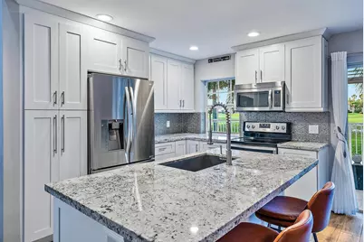 93 Admirals Court, Palm Beach Gardens, FL 33418 - Photo 11