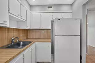 9141 Sunrise Lakes Blvd, Sunrise, FL 33322 - Photo 9