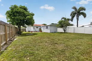2427 Harding St, Hollywood, FL 33020 - Photo 3