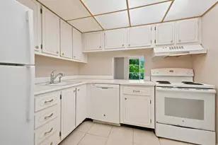 500 Executive Center Dr, West Palm Beach, FL 33401 - Photo 7