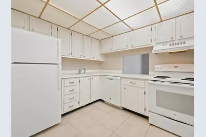 500 Executive Center Drive #2m, West Palm Beach, FL 33401 - Photo 9