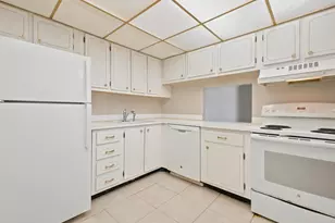 500 Executive Center Dr, West Palm Beach, FL 33401 - Photo 9