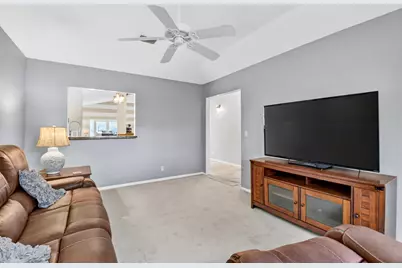 8021 Via Hacienda, Riviera Beach, FL 33418 - Photo 3
