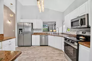 8021 Via Hacienda, Riviera Beach, FL 33418 - Photo 11