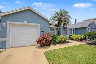 371 NW Sherry Ln, Port Saint Lucie, FL 34986 - Photo 7