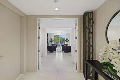 210 SE Mizner Boulevard #301, Boca Raton, FL 33432 - Photo 3