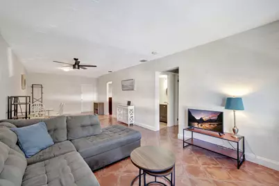 2400 NE 33rd Avenue #211, Fort Lauderdale, FL 33305 - Photo 9