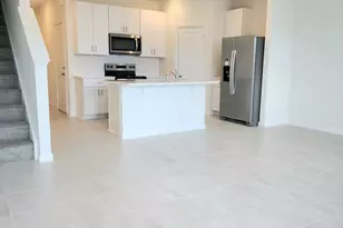629 Salisbury Cir, Fort Pierce, FL 34982 - Photo 5