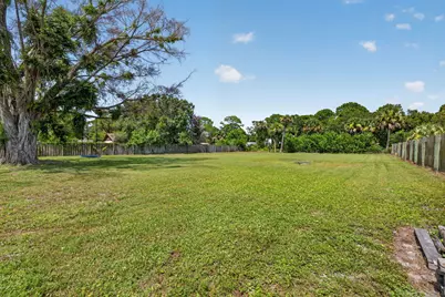 5912 Pinetree Drive, Fort Pierce, FL 34982 - Photo 3