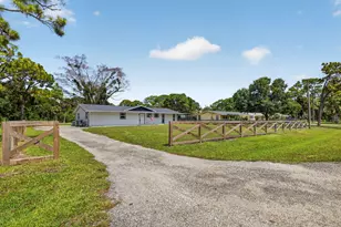 5912 Pinetree Dr, Fort Pierce, FL 34982 - Photo 5