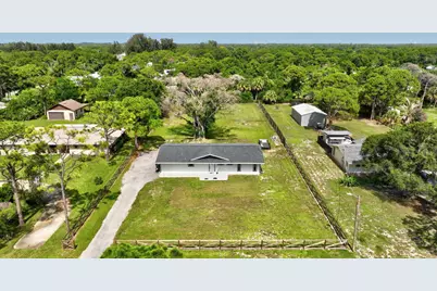 5912 Pinetree Drive, Fort Pierce, FL 34982 - Photo 1