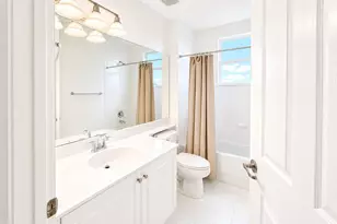 3600 Oaks Clubhouse Dr, Pompano Beach, FL 33069 - Photo 11