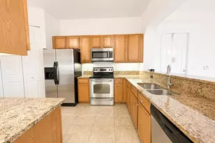 3600 Oaks Clubhouse Dr, Pompano Beach, FL 33069 - Photo 5
