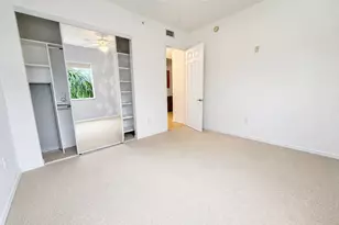 3600 Oaks Clubhouse Dr, Pompano Beach, FL 33069 - Photo 9