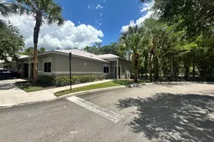 220 Crestwood Cir, Royal Palm Beach, FL 33411 - Photo 3