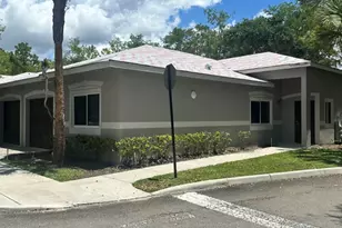 220 Crestwood Cir, Royal Palm Beach, FL 33411 - Photo 5