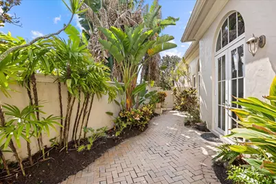 211 SE Bella Strano, Port Saint Lucie, FL 34984 - Photo 9