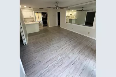 612 Executive Center Drive #207, West Palm Beach, FL 33401 - Photo 1