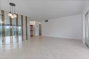 300 NE 14th Ave, Hallandale, FL 33009 - Photo 17