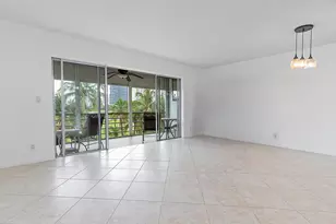 300 NE 14th Ave, Hallandale, FL 33009 - Photo 7