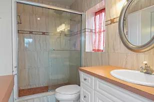 300 NE 14th Ave, Hallandale, FL 33009 - Photo 37