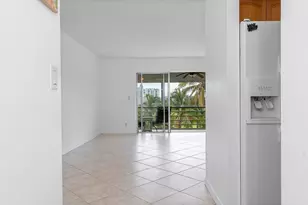 300 NE 14th Ave, Hallandale, FL 33009 - Photo 5