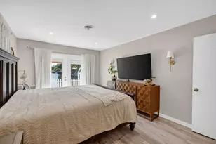 1570 NE 30th Pl, Oakland Park, FL 33334 - Photo 27
