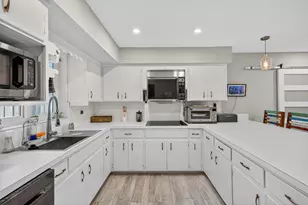 1570 NE 30th Pl, Oakland Park, FL 33334 - Photo 17