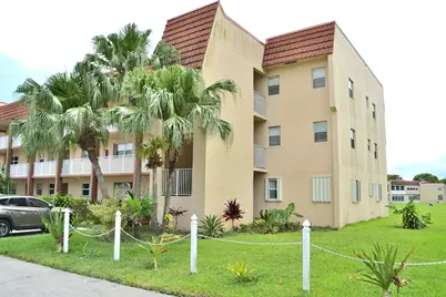 8841 Sunrise Lakes Boulevard #112, Sunrise, FL 33322 - Photo 17