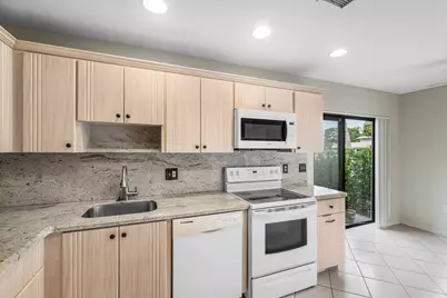 3 Stratford Drive E #G, Boynton Beach, FL 33436 - Photo 11