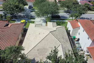 14013 N Cypress Cove Cir, Davie, FL 33325 - Photo 31