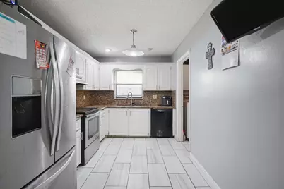 1301 SW 75th Avenue, North Lauderdale, FL 33068 - Photo 7