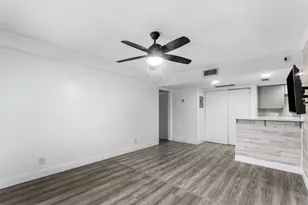 612 Executive Center Dr, West Palm Beach, FL 33401 - Photo 13