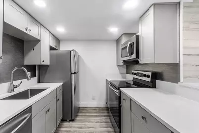 612 Executive Center Drive #107, West Palm Beach, FL 33401 - Photo 15