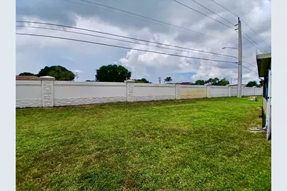 9500 NW 70th Street, Tamarac, FL 33321 - Photo 23
