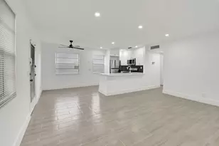 126 Burgundy, Delray Beach, FL 33484 - Photo 5