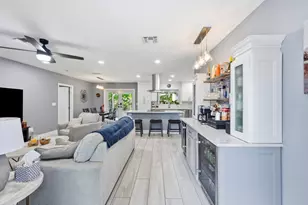 141 SE 8th St, Pompano Beach, FL 33060 - Photo 23