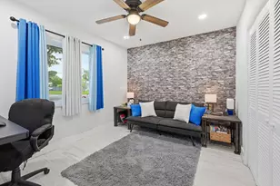 141 SE 8th St, Pompano Beach, FL 33060 - Photo 17