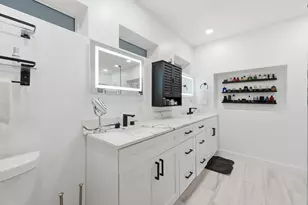 141 SE 8th St, Pompano Beach, FL 33060 - Photo 27