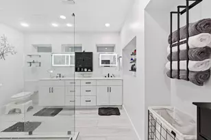 141 SE 8th St, Pompano Beach, FL 33060 - Photo 9
