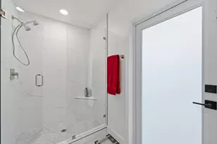 141 SE 8th St, Pompano Beach, FL 33060 - Photo 15