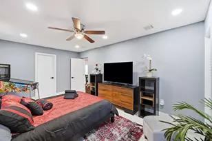 141 SE 8th St, Pompano Beach, FL 33060 - Photo 29