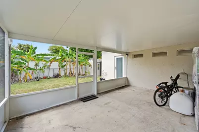 141 SE 8th Street, Pompano Beach, FL 33060 - Photo 17