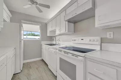 185 High Point Terrace E #B, Delray Beach, FL 33445 - Photo 5