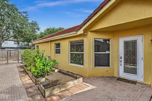 7559 Savannah Ln, Lake Worth, FL 33463 - Photo 5