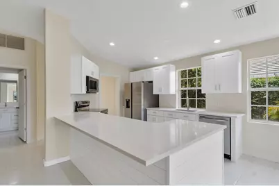 1256 NW Bentley Circle #B, Port Saint Lucie, FL 34986 - Photo 5