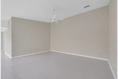 1256 NW Bentley Circle #B, Port Saint Lucie, FL 34986 - Photo 5