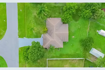922 SE Thornhill Drive, Port Saint Lucie, FL 34983 - Photo 23