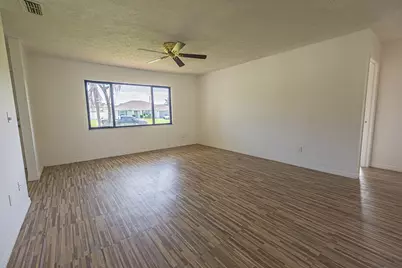922 SE Thornhill Drive, Port Saint Lucie, FL 34983 - Photo 3